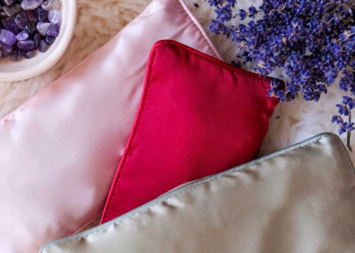 Nayavita Yoga hedvábné relaxační polštářky na oči s ametystem a levandulí