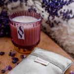 NAYAVITA Yoga gift set Lavender dream olive green detail lifestyle