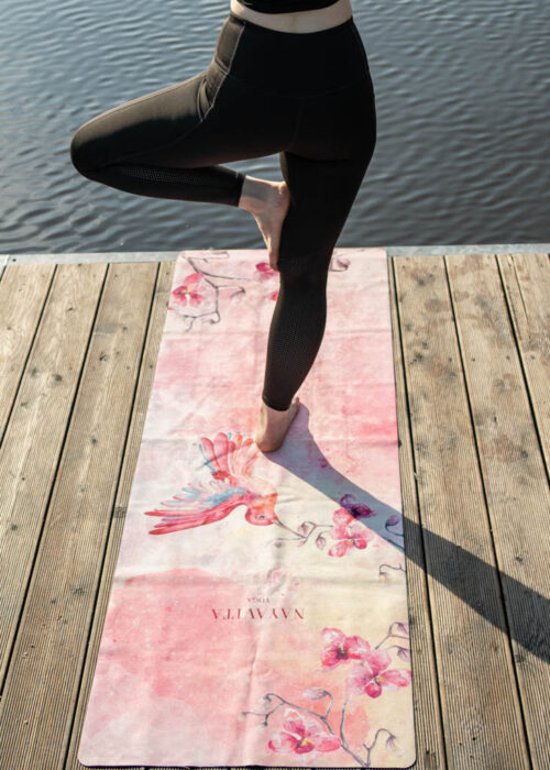 Nayavita Yoga Kaučuková podložka na cvičení Kolibřík kaučuková jogamatka veganský semiš protiskluzová podložka na jogu Kolibřík Colibri Dream