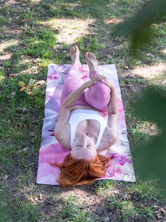 Nayavita Yoga Kaučuková podložka na cvičení Kolibřík kaučuková jogamatka veganský semiš protiskluzová podložka na jogu Kolibřík Colibri Dream