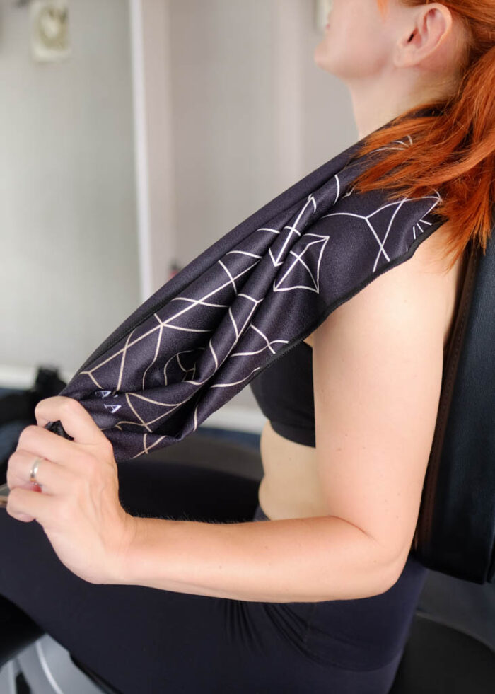 NAYAVITA sportovní ručník z mikrovlákna fitness ručník rychleschnoucí ručník ručník do posilovny ručník na jogu ryčník z mikrovlákna černý rychleschnoucí sportovní ručník