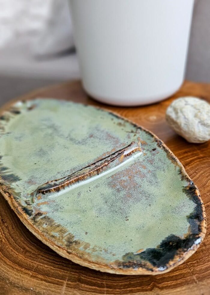 Nayavita Yoga zelená keramická miska prales vykuřovací tácek kadidelnice zelená vykuřovací miska miska na vykuřování keramický talíř green ceramic plate smudge dish smudge bowl ceramic bowl smudging dish ceramic smudge bowl incense burner