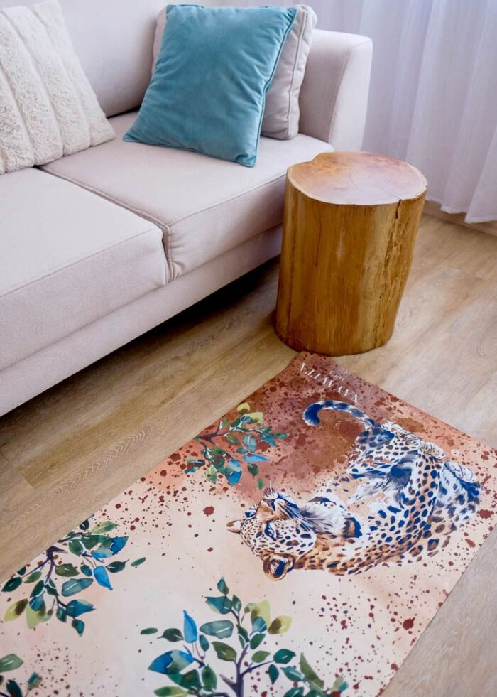 Detail NAYAVITA Yoga podložky na dynamická cvičení Leopard Bliss doma
