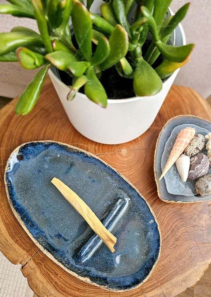 NAYAVITA Yoga modrý vykuřovací tácek indigo keramický tácek na vykuřování ručně dělaná keramická kadidelnice tmavě modrá keramická miska na vykuřování