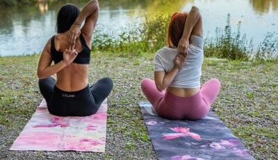 NAYAVITA Yoga jóga a biohacking dlouhověkost longevity propojení jógy a biohackingu